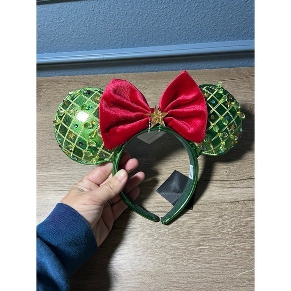 Disney Christmas 2025 Lil Rin Rin Plush Badge Red New